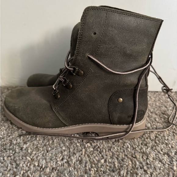 The North Face Charcoal Lace-Up Boots - Picture 2 of 6